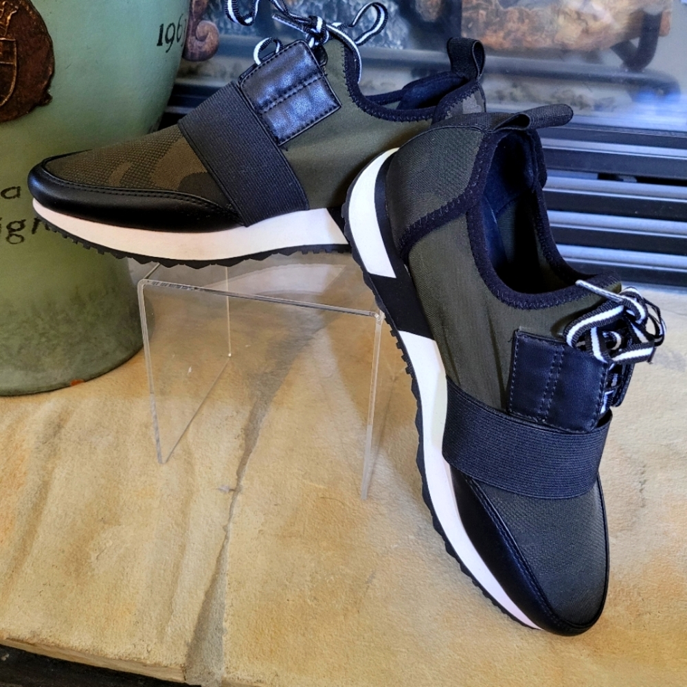 Steve  Madden Antics Sneakers size 7.5